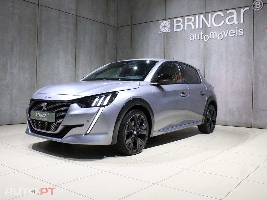 Peugeot 208 1.2 PureTech GT EAT8