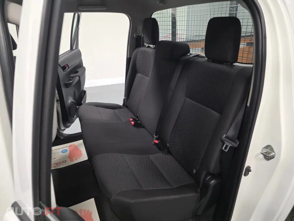 Toyota Hilux 2.4 D-4D 4WD CD CH
