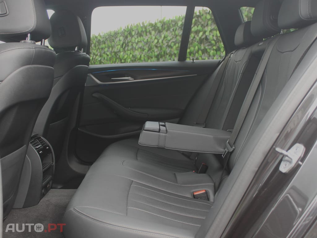 BMW 530 e Pack Desportivo M