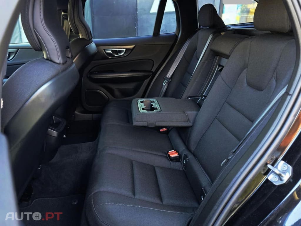 Volvo V60 2.0 D3 MOMENTUM PLUS GEARTRONIC