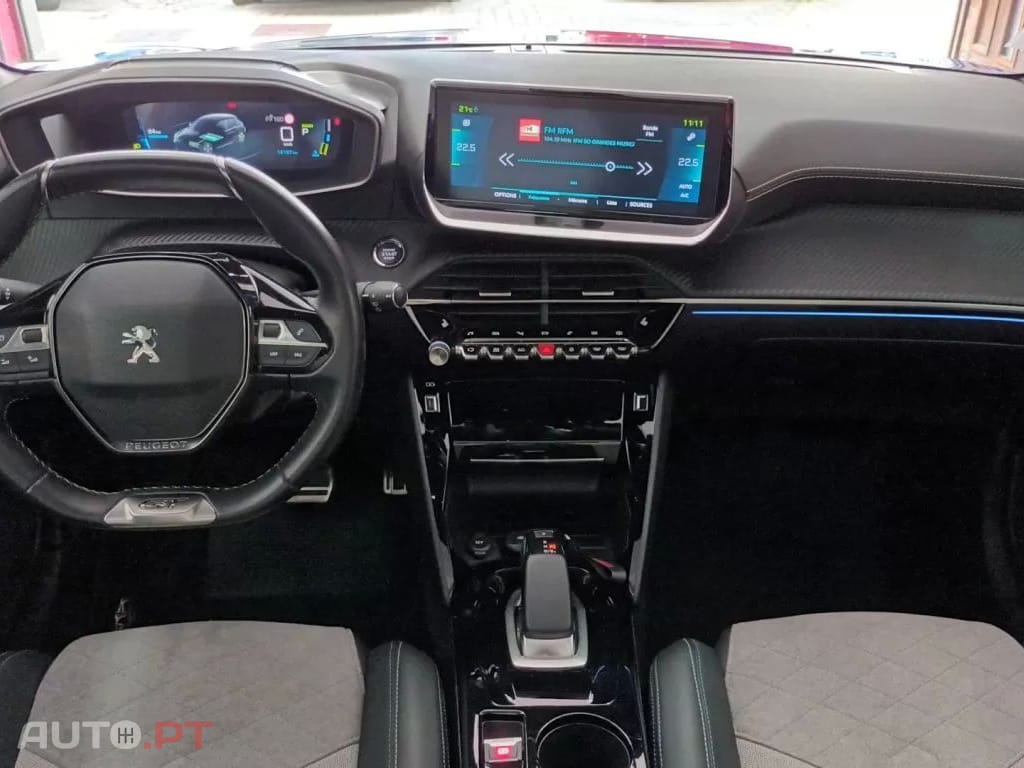 Peugeot E-208 GT