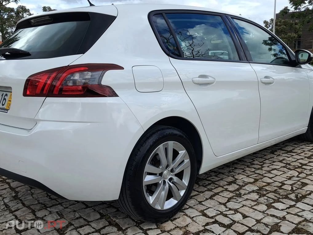 Peugeot 308 1.5 BlueHDi Business Line