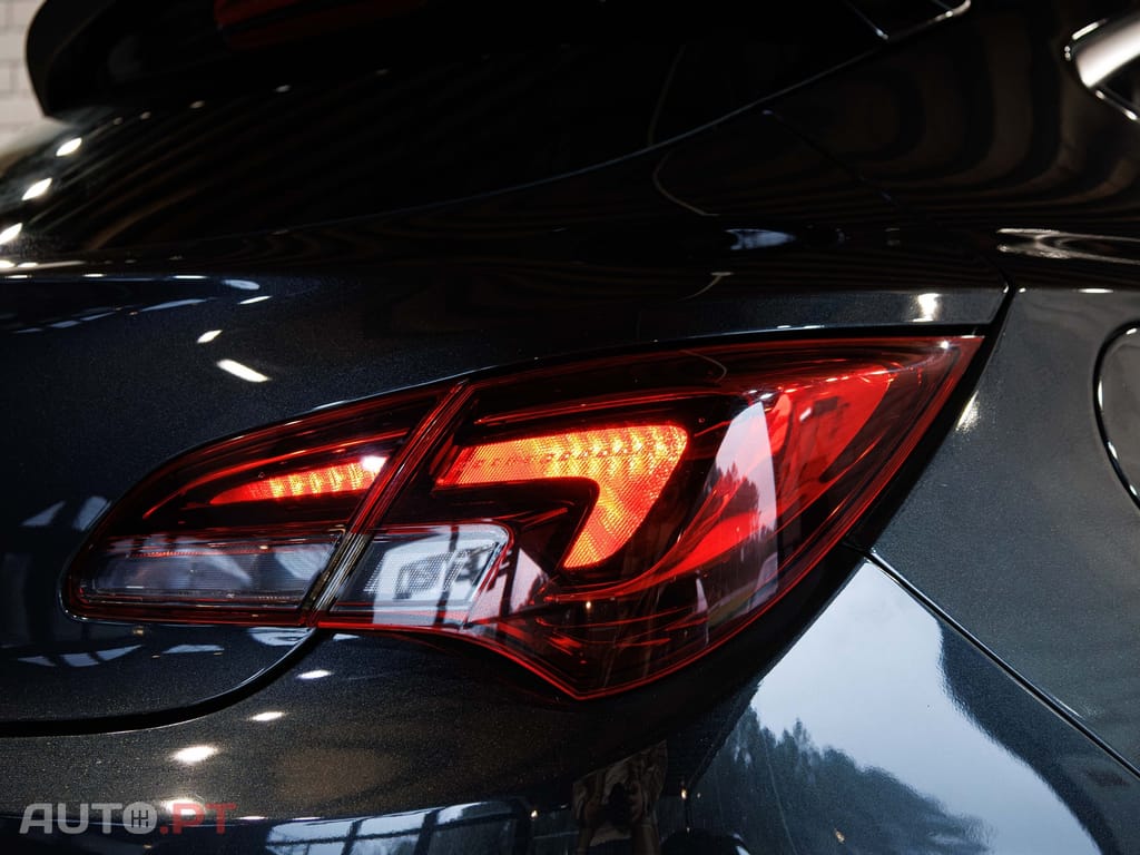 Opel Astra GTC OPC 2.0 T