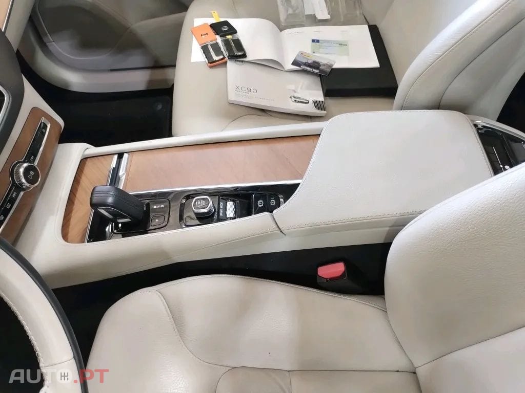Volvo XC90 2.0 T8 PHEV Inscription Expression AWD