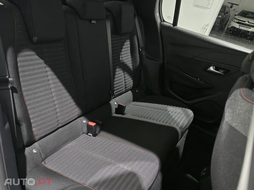 Peugeot E-208 50 kWh Style