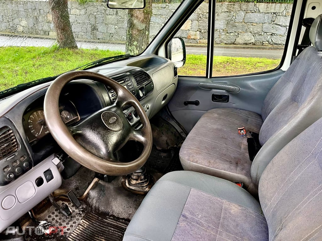 Ford Transit 7 lugares