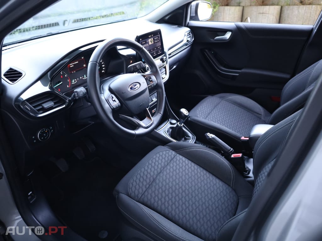 Ford Puma 1.0 EcoBoost MHEV Titanium Design