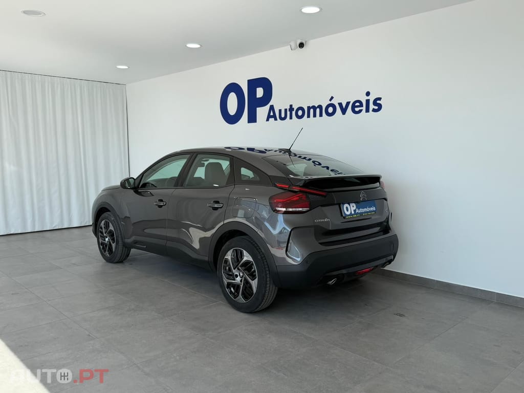 Citroen C4 Outro