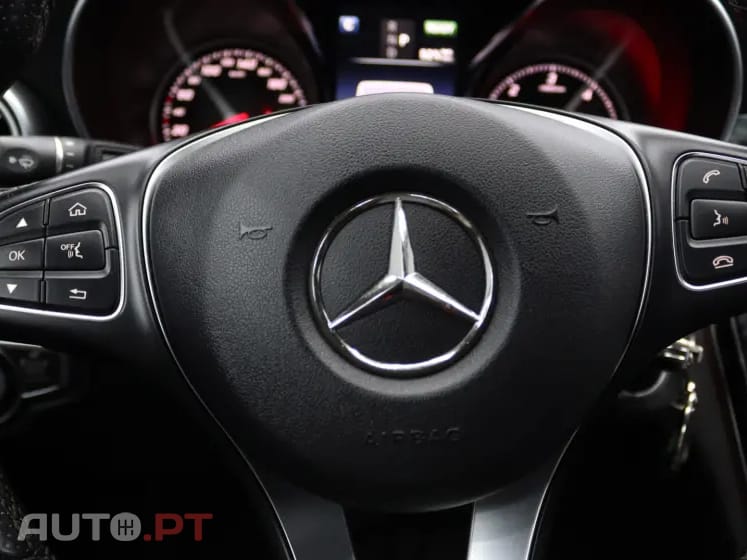 Mercedes-Benz C 300 BlueTEC Hybrid AMG Line