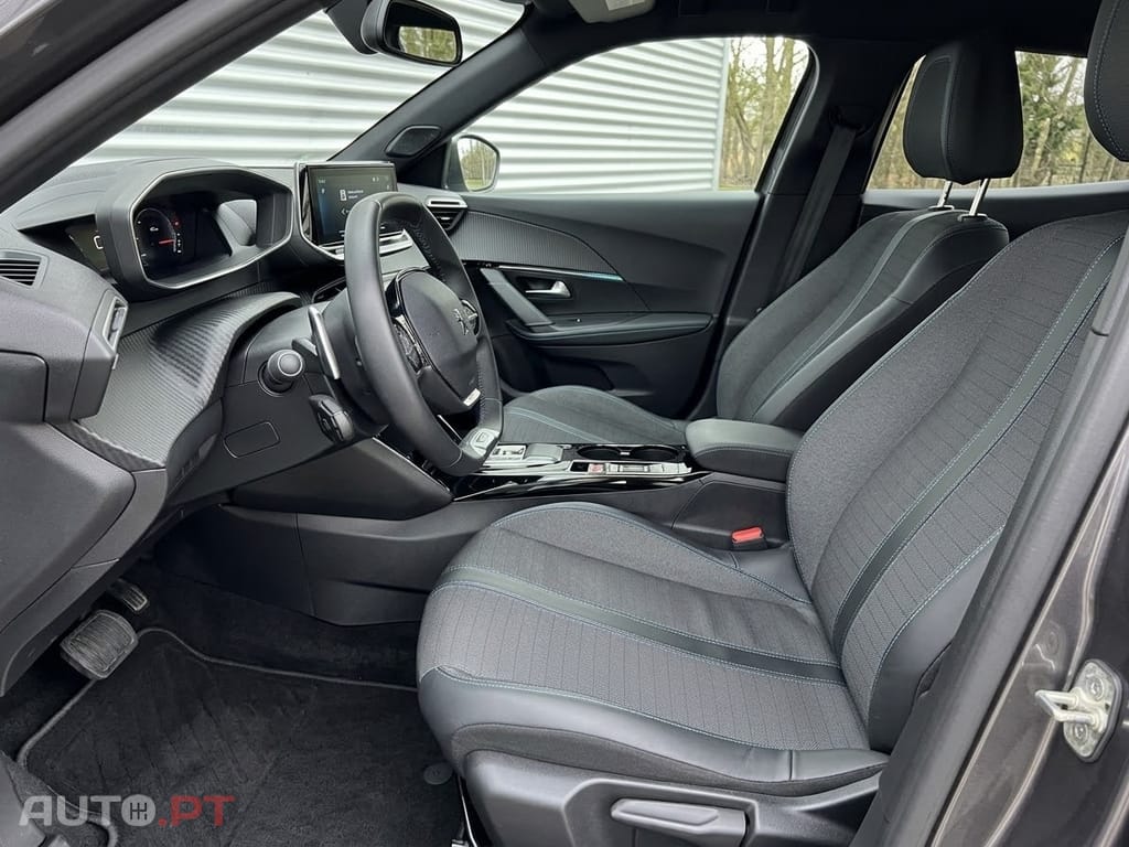 Peugeot 2008 1.2 PureTech Allure Pack EAT8