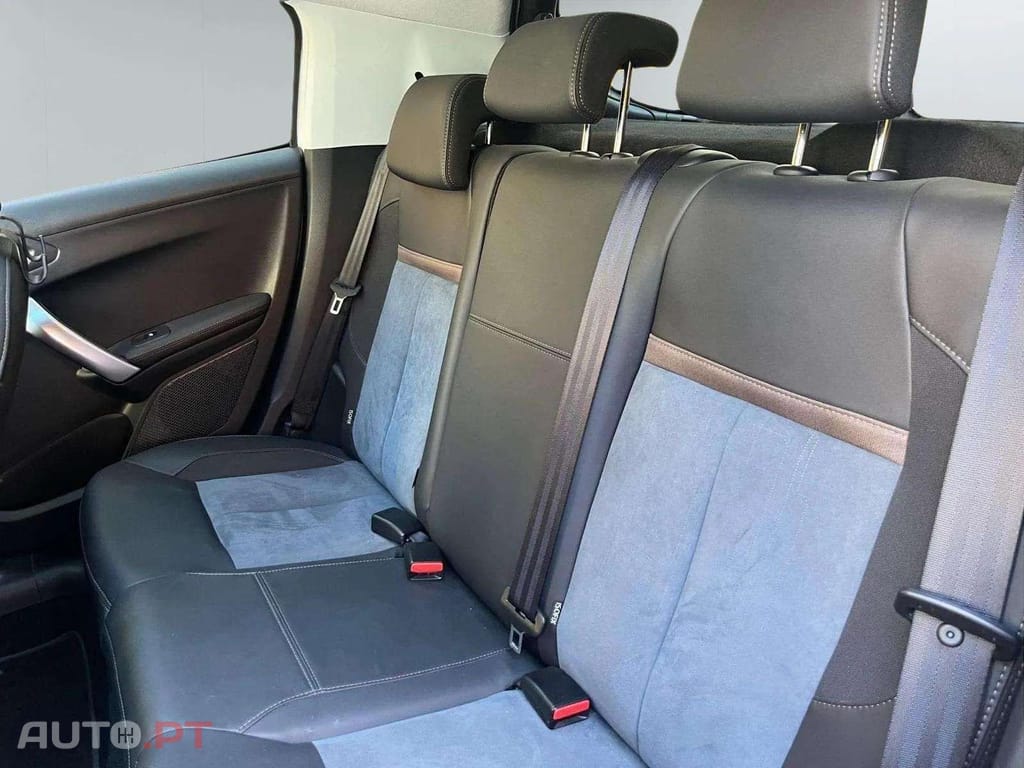 Peugeot 208  1.2 e-THP Féline