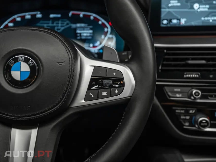 BMW 530 e Pack Desportivo M