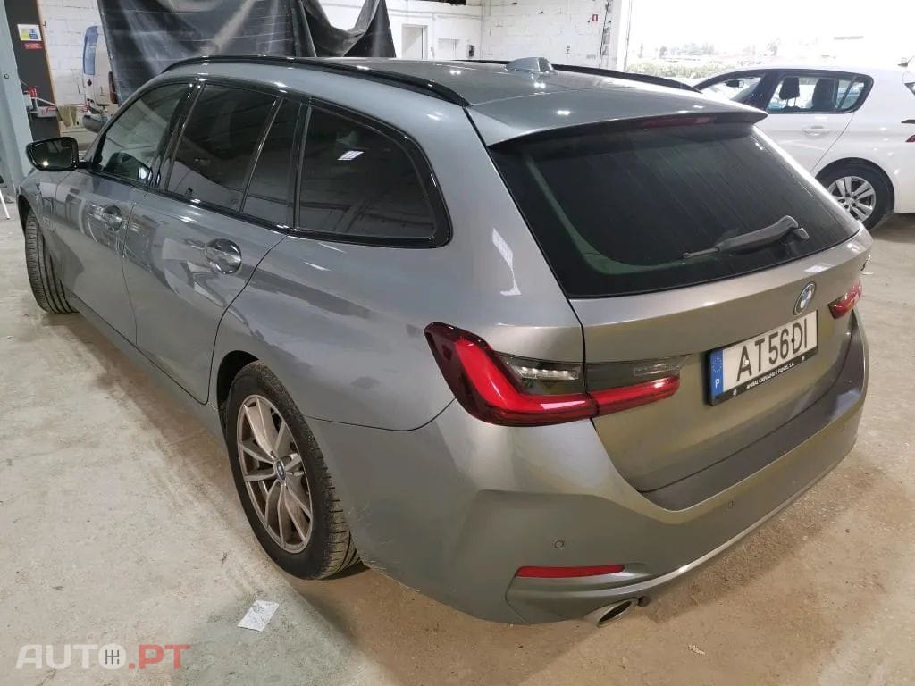 BMW 320 e Touring Auto