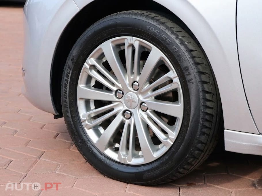 Peugeot 208 1.2 PureTech Style