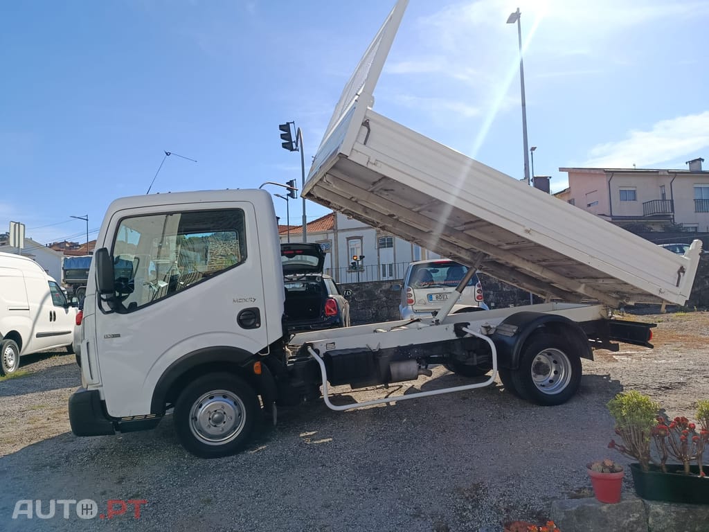 Nissan Cabstar 2.5 DCI 130cv Basculante