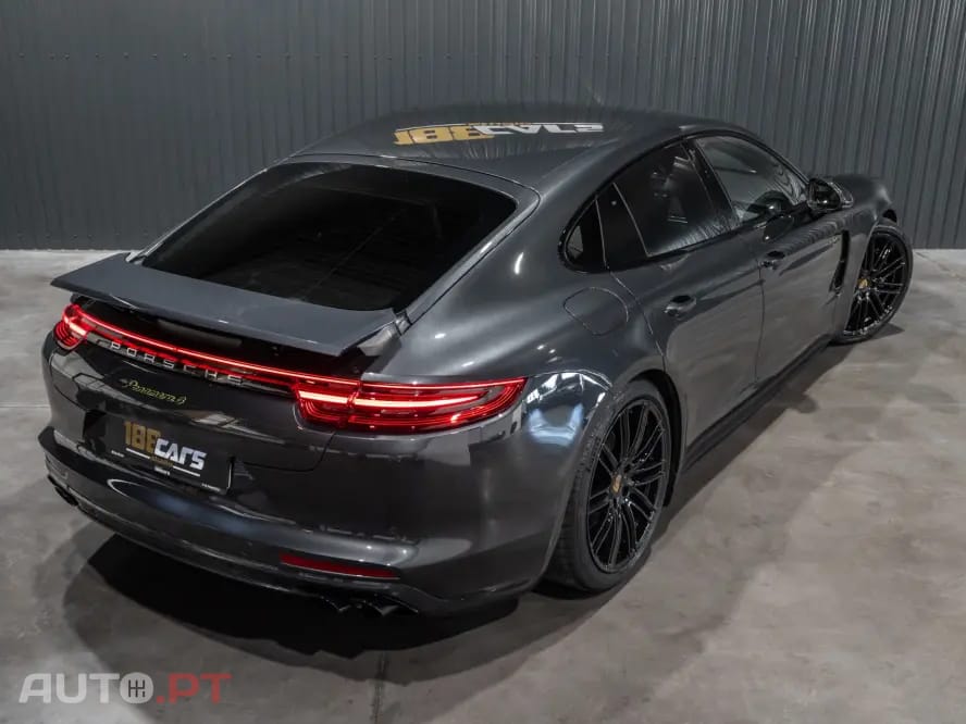 Porsche Panamera 4 E-Hybrid