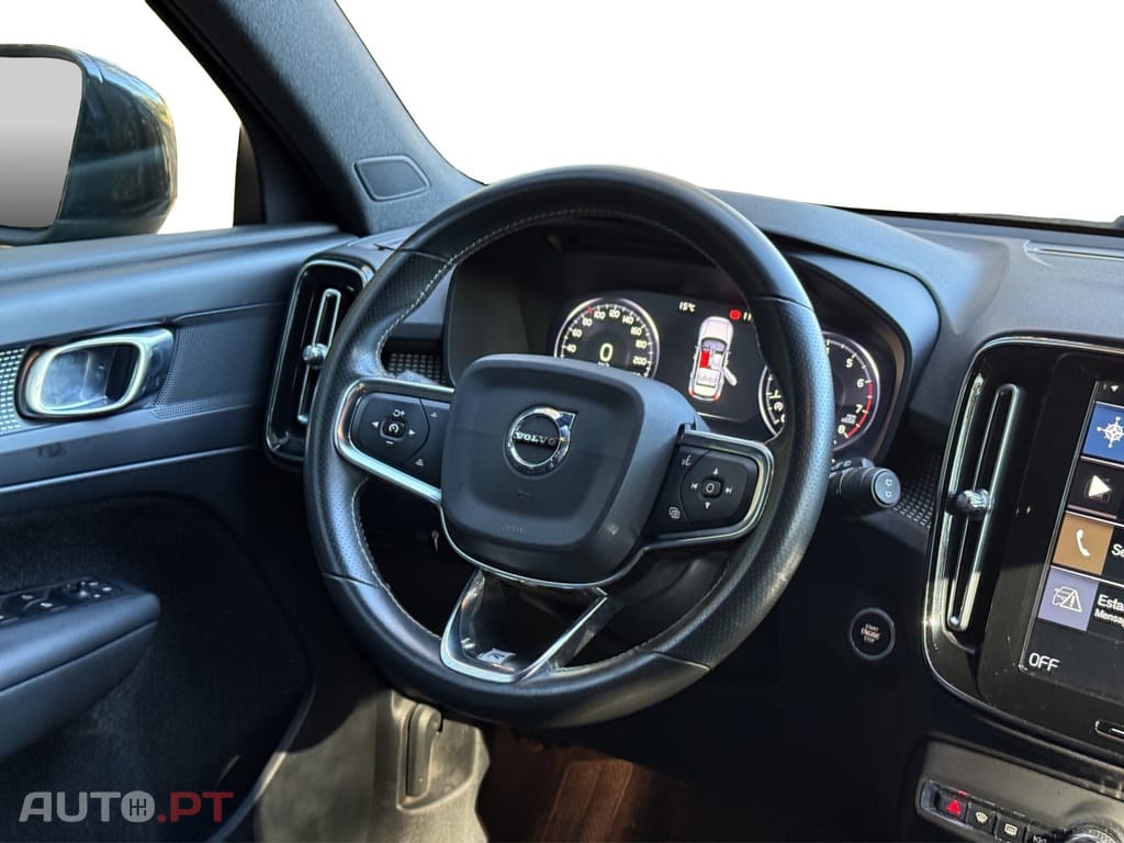 Volvo XC40 2.0 T4 R-Design