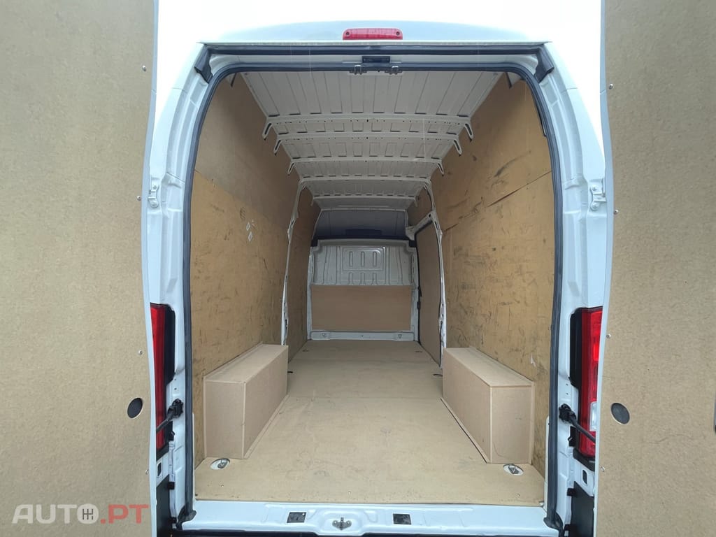 Peugeot Boxer 2.2 BLUE HDI