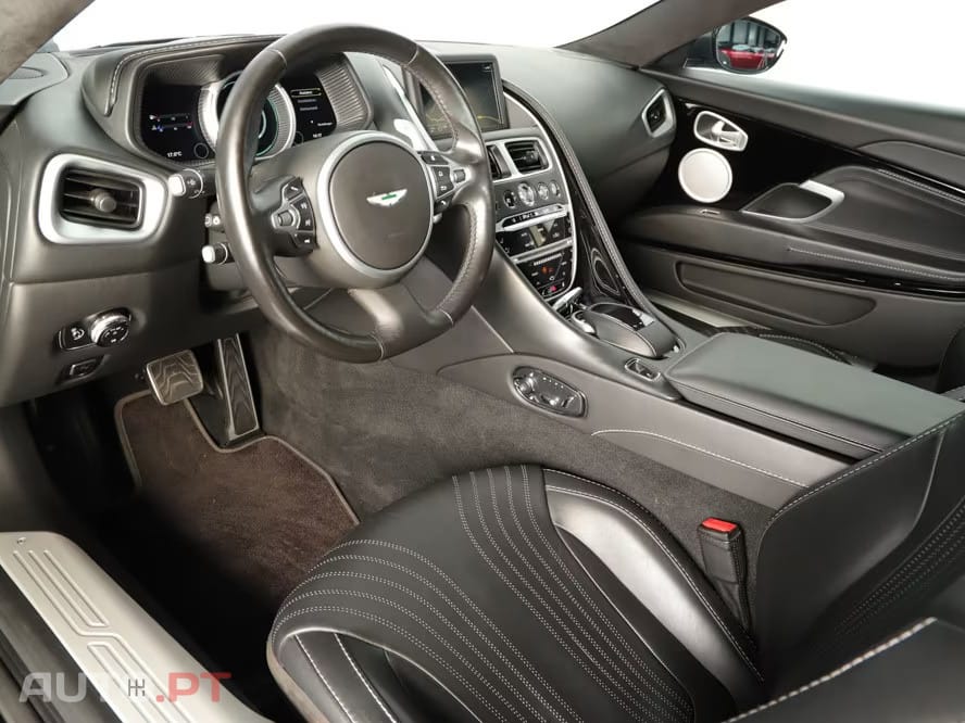 Aston Martin DB11 Coupé V8 Auto