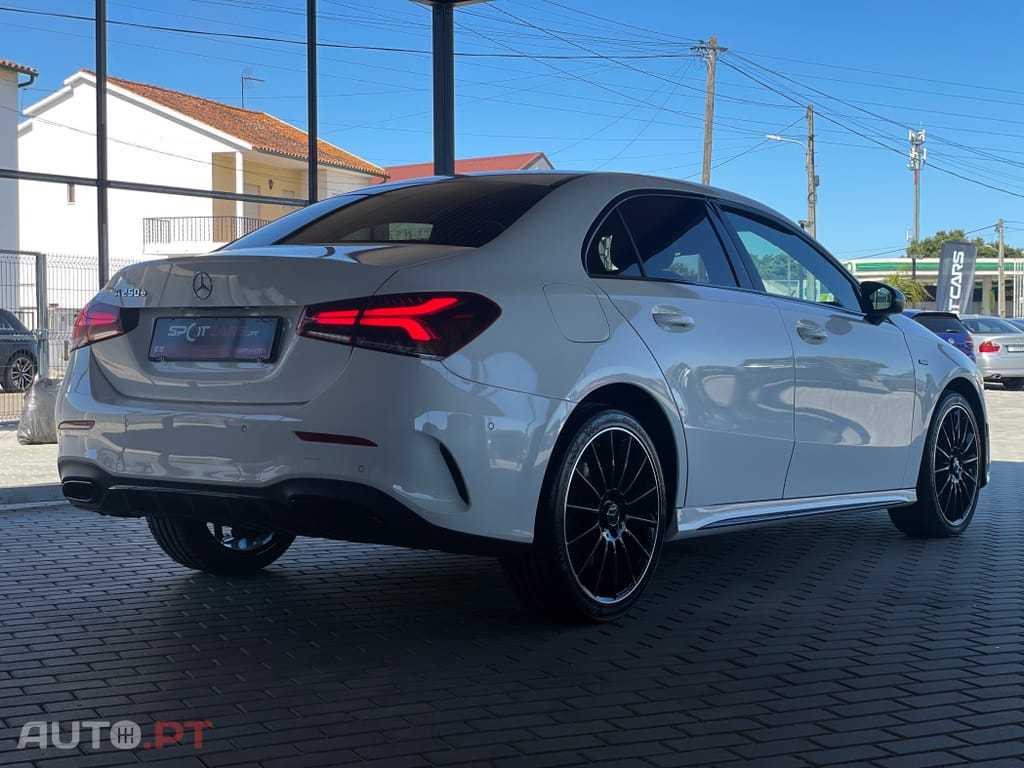Mercedes-Benz A 250 e AMG Line