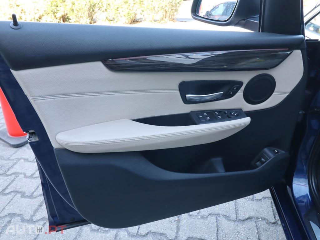 BMW 225 Line Luxury