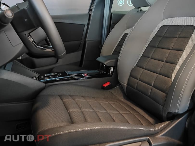 Citroen e-C4 136 PLUS