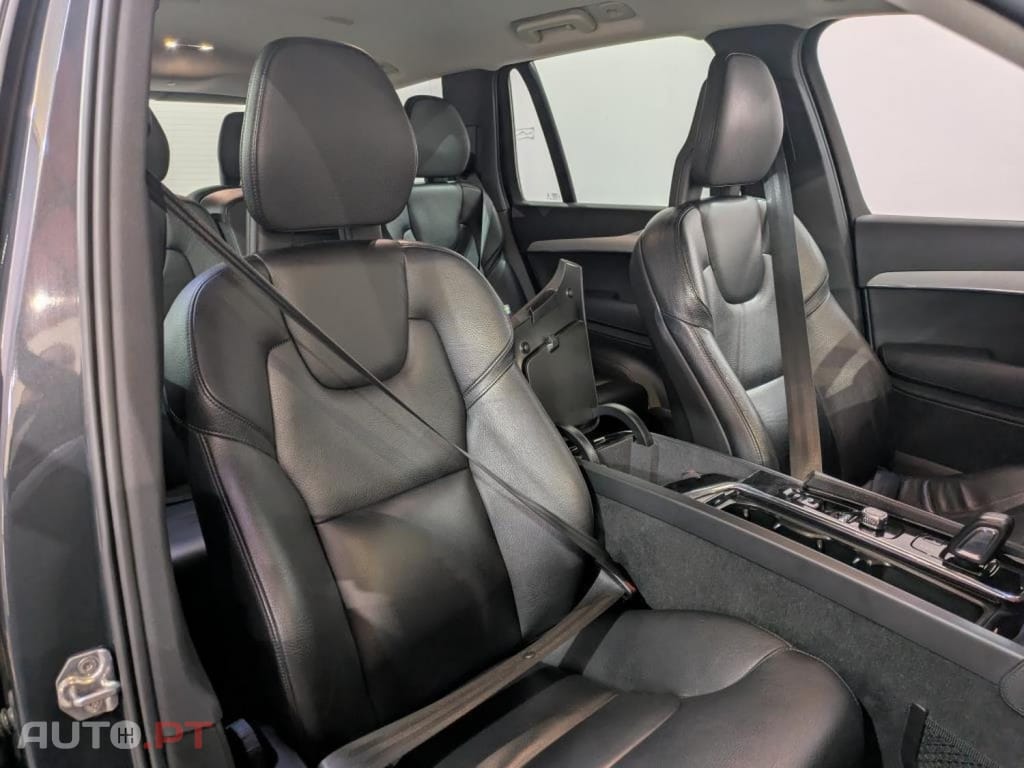 Volvo XC90 2.0 T8 PHEV Momentum AWD