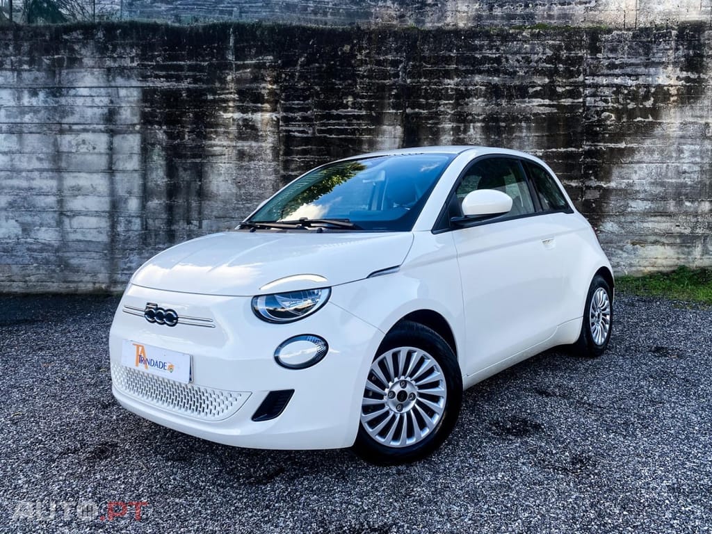 Fiat 500e Action
