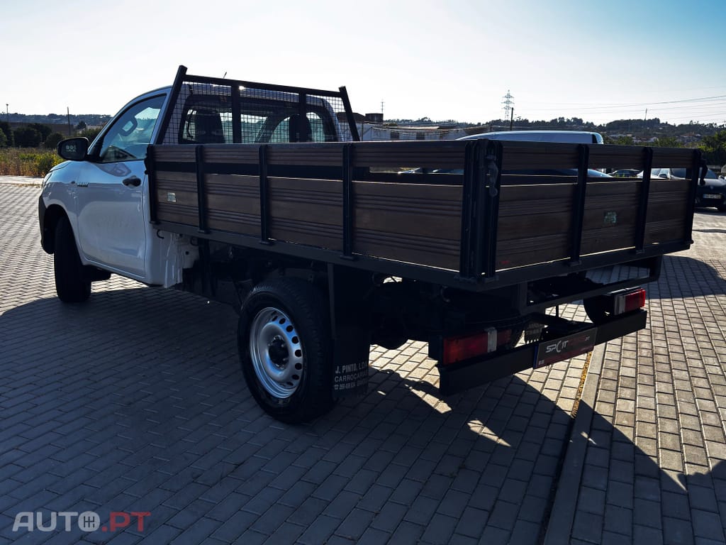 Toyota Hilux 2.4 D-4D 4WD CS CM