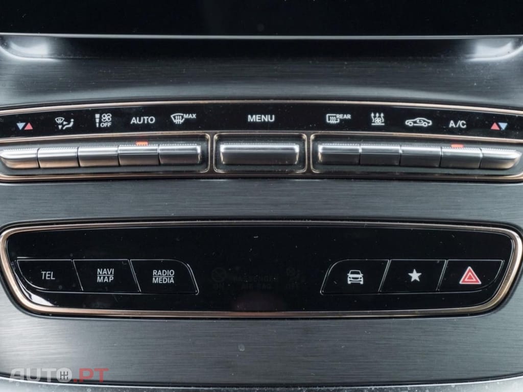 Mercedes-Benz EQV 300 Long MBUX Navi I.V.A DEDUTÍVEL 