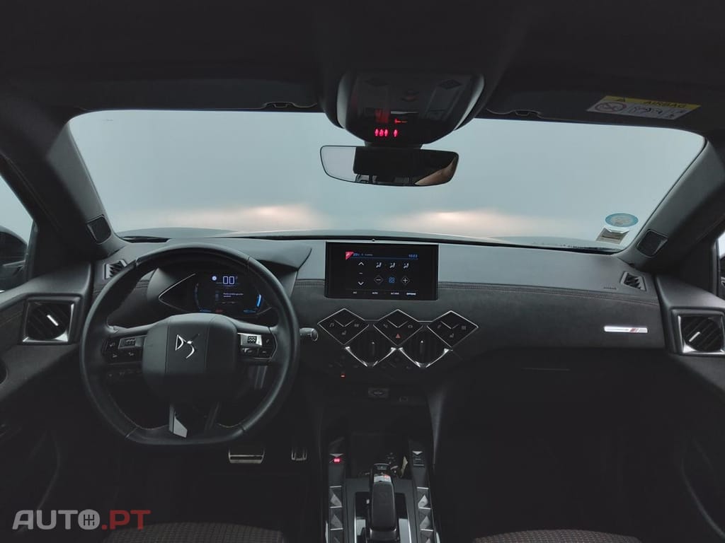 DS DS3 Crossback E-Tense Performance Line
