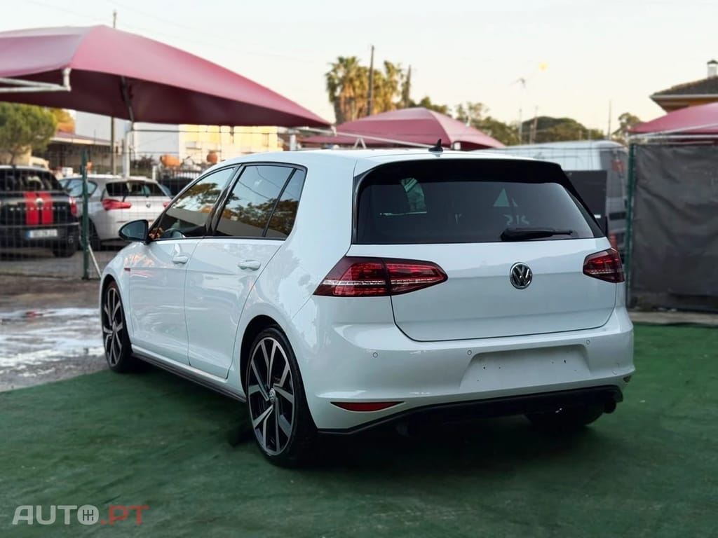 Volkswagen Golf 2.0 TSI GTI