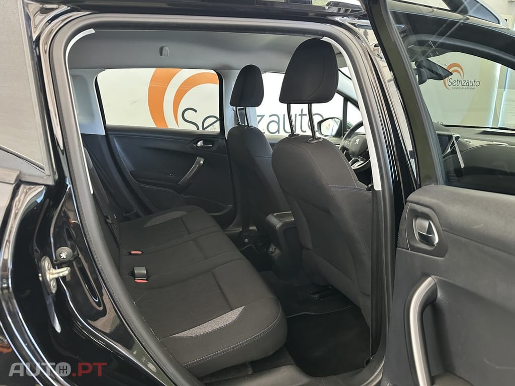 Peugeot 2008 1.2 PureTech Style