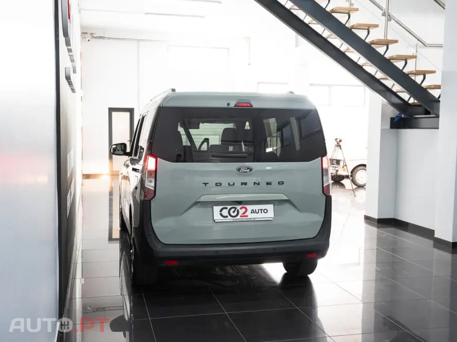 Ford Tourneo 1.0 EcoBoost Titanium