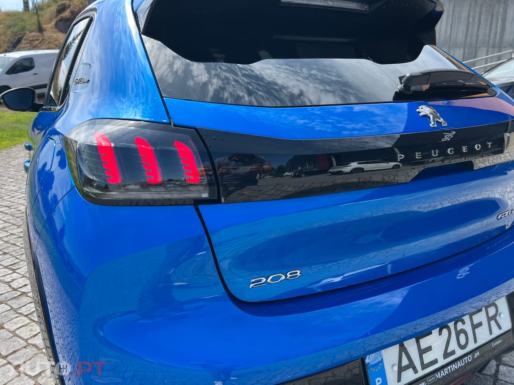 Peugeot 208 1.2 PureTech GT Line EAT8