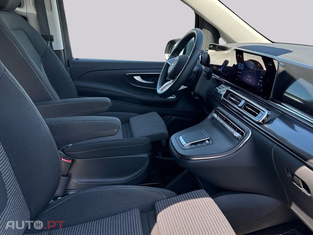 Mercedes-Benz EQV 300 MBUX I.V.A DEDUTÍVEL 