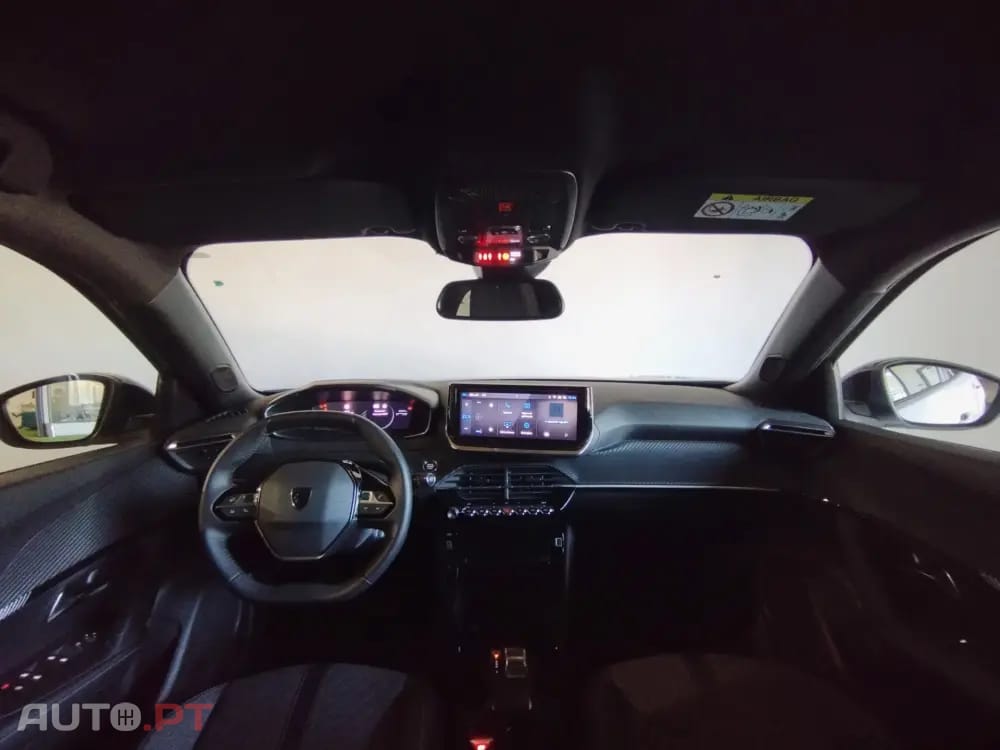 Peugeot E-2008 50 kWh Allure