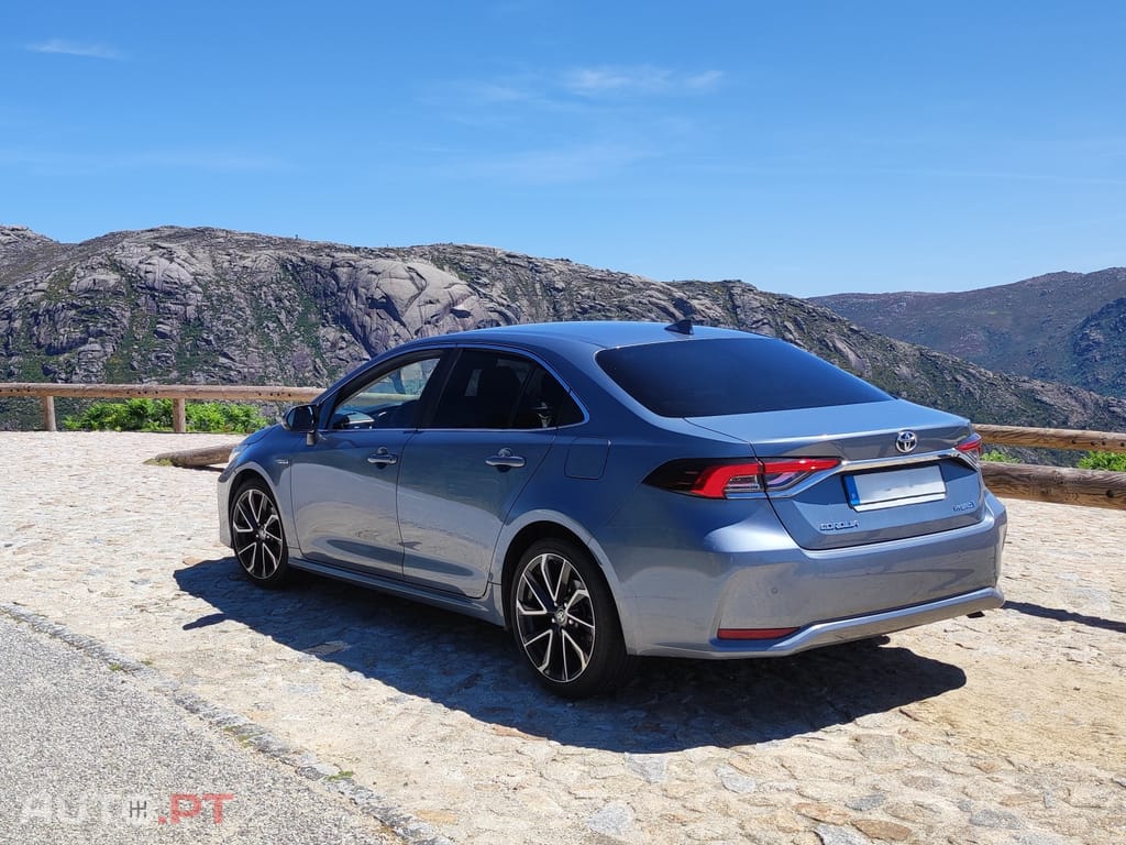 Toyota Corolla Hybrid Luxury