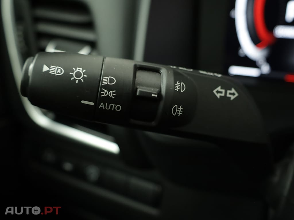 Nissan Qashqai Qashqai 1.3 DIG-T N-Connecta LED Xtronic