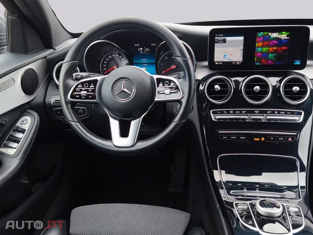 Mercedes-Benz C 300 T de AVANTGARDE I.V.A DEDUTIVEL