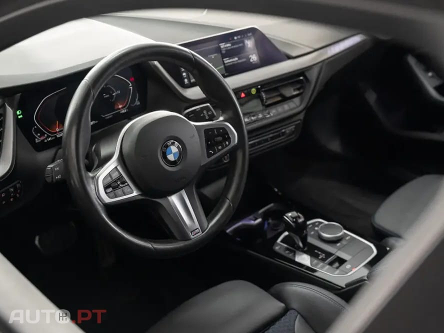 BMW 116 d Pack Desportivo M Auto