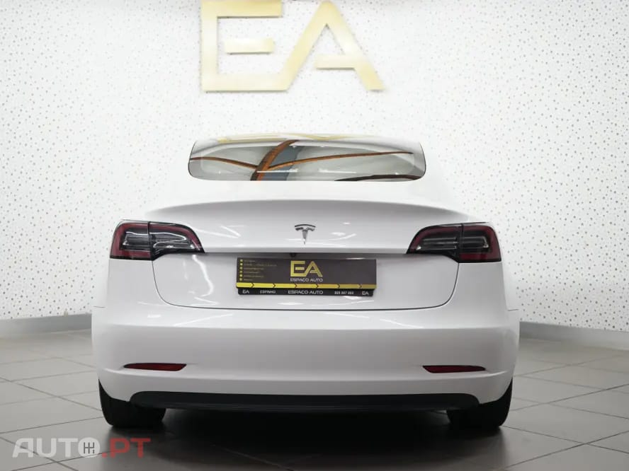 Tesla Model 3 Standard Range Plus RWD