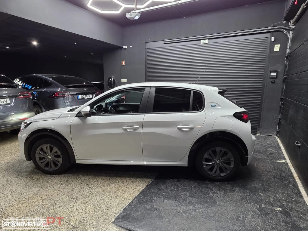 Peugeot E-208 50 kWh Style