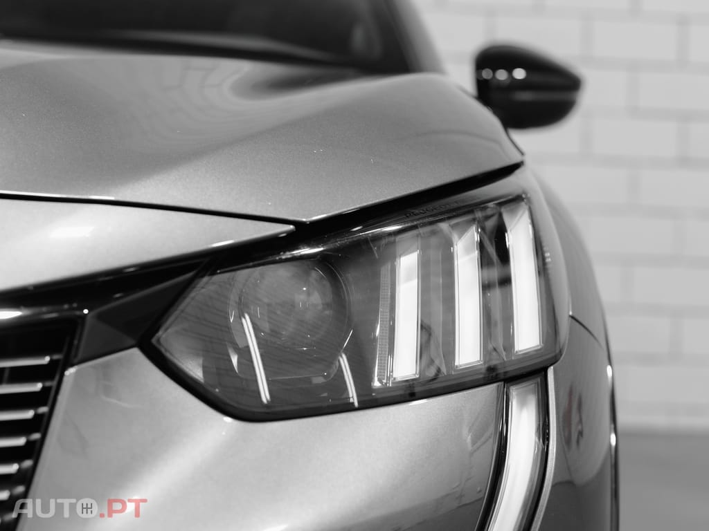 Peugeot 208 1.2 PureTech GT EAT8