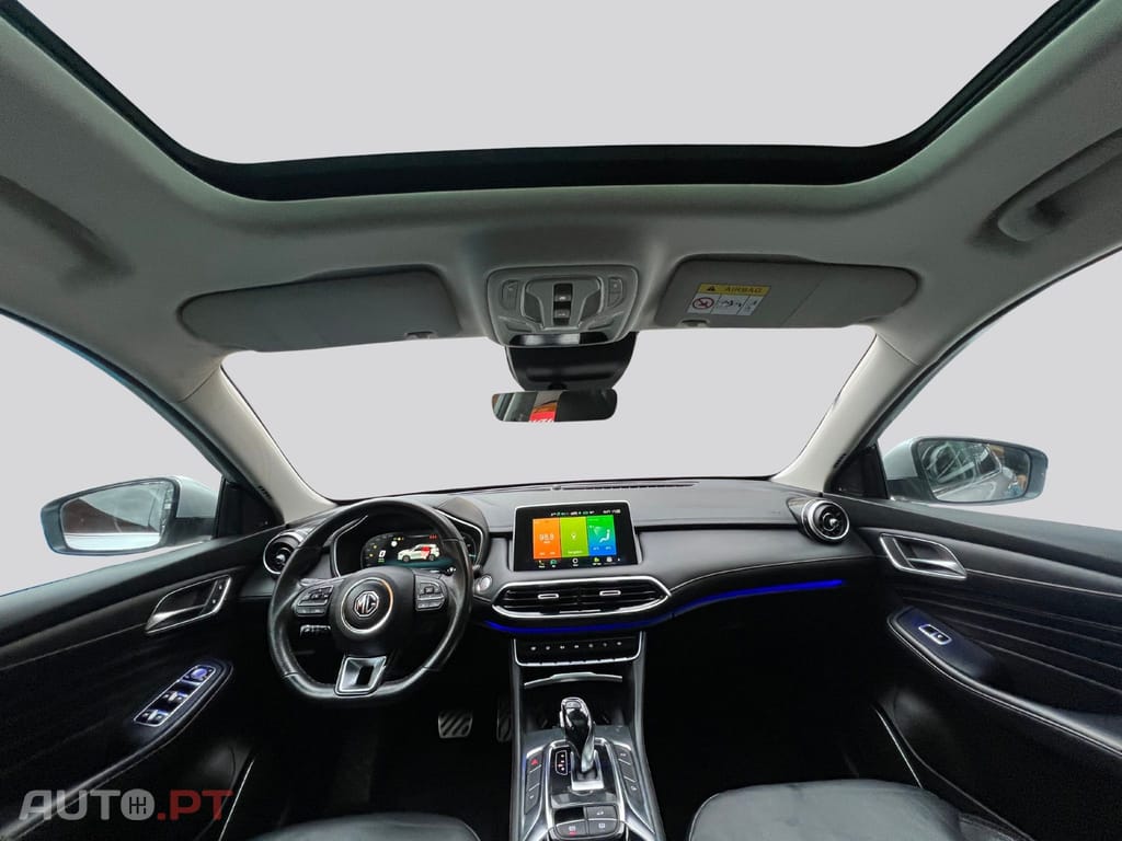 MG EHS PHEV Hybrid Luxury
