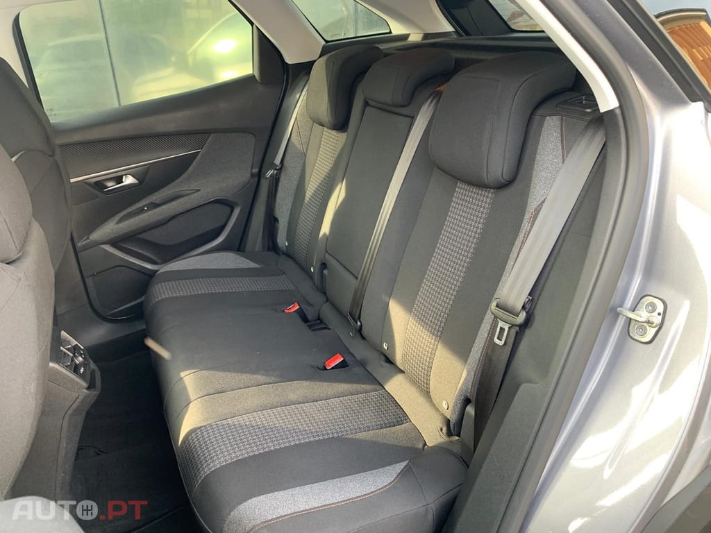 Peugeot 3008 1.5 BlueHDi Active