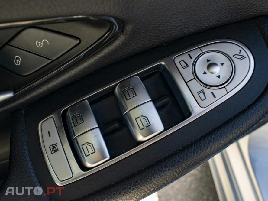 Mercedes-Benz C 300 de AMG Line Night Edition Station