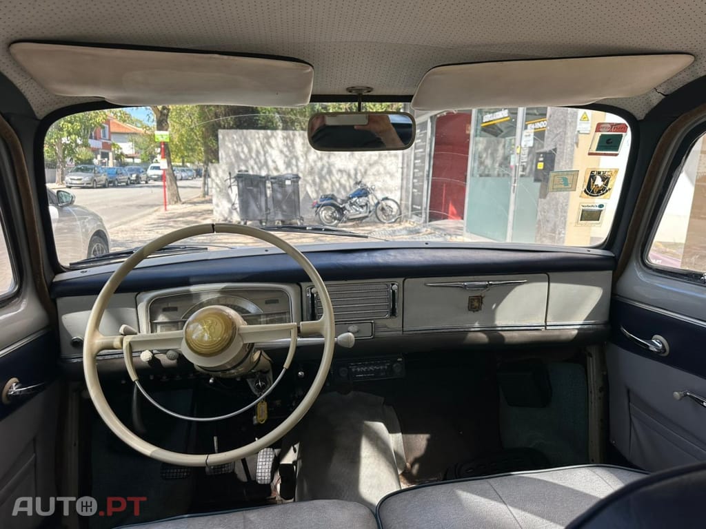 Peugeot 403 La Berline Grand Lux Toit Fixe