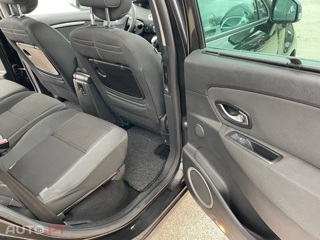 Renault Scénic 1.5 dCi Dynamique S EDC