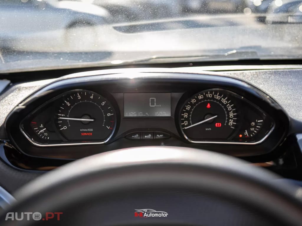 Peugeot 2008 1.2 VTi Active
